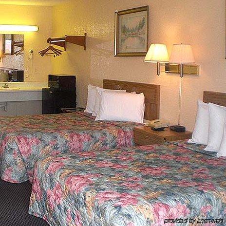 Super 7 Inn-Siloam Springs Room photo